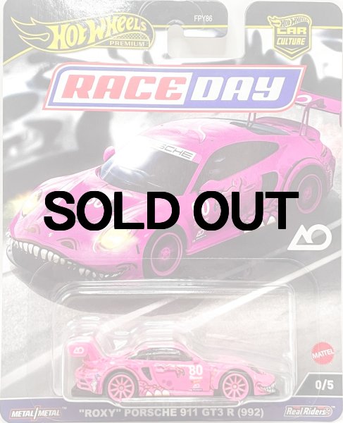 画像1:  ホットウィール RACE DAY  ”ROXY” PORSCHE 911 GT3 R   (992)   ピンクチェイスカー    (1)